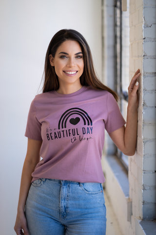 It's a Beautiful Day to Learn Short Sleeve T-Shirt